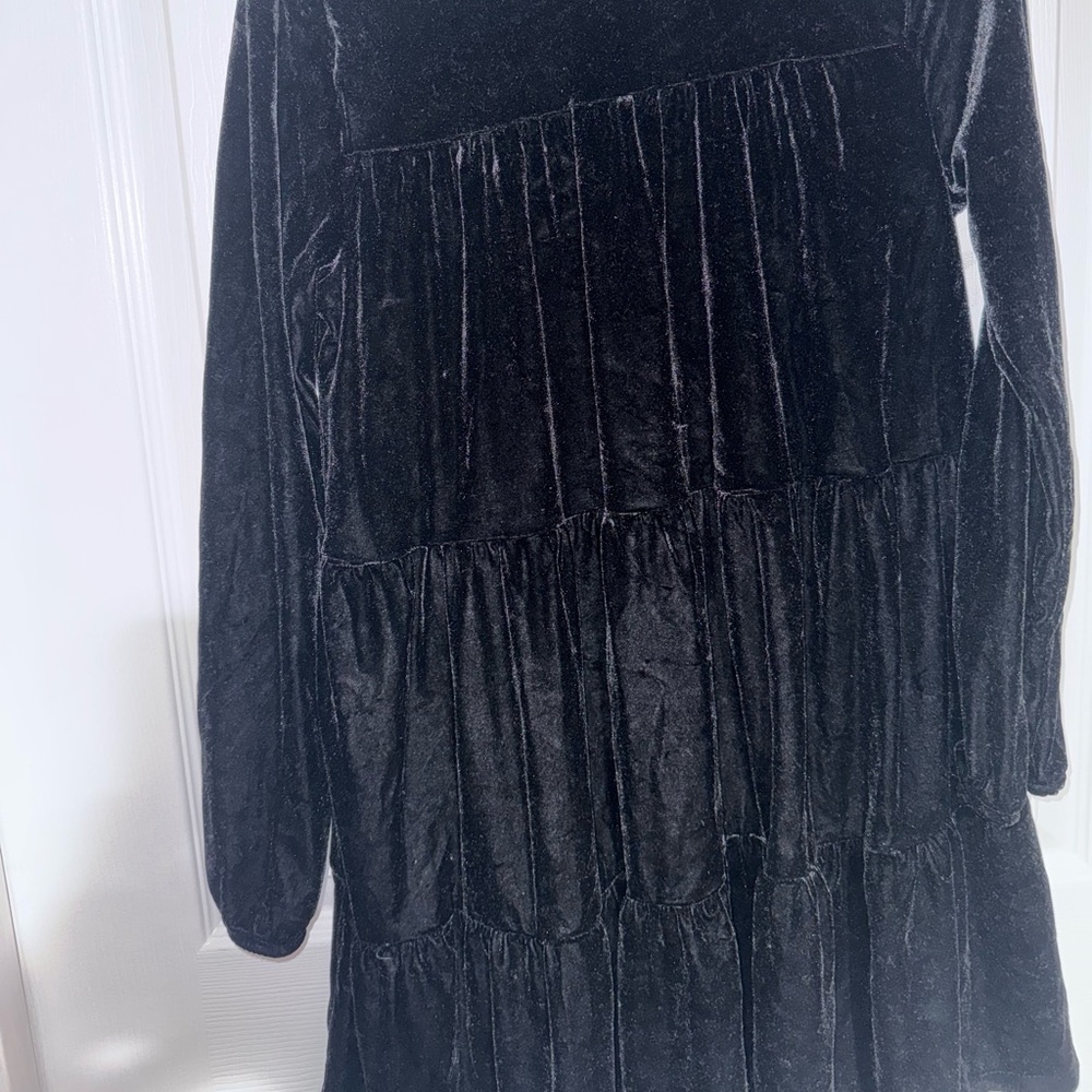 Lovely black velvet dress for size 8-10(medium) perfect for day or evening wear.